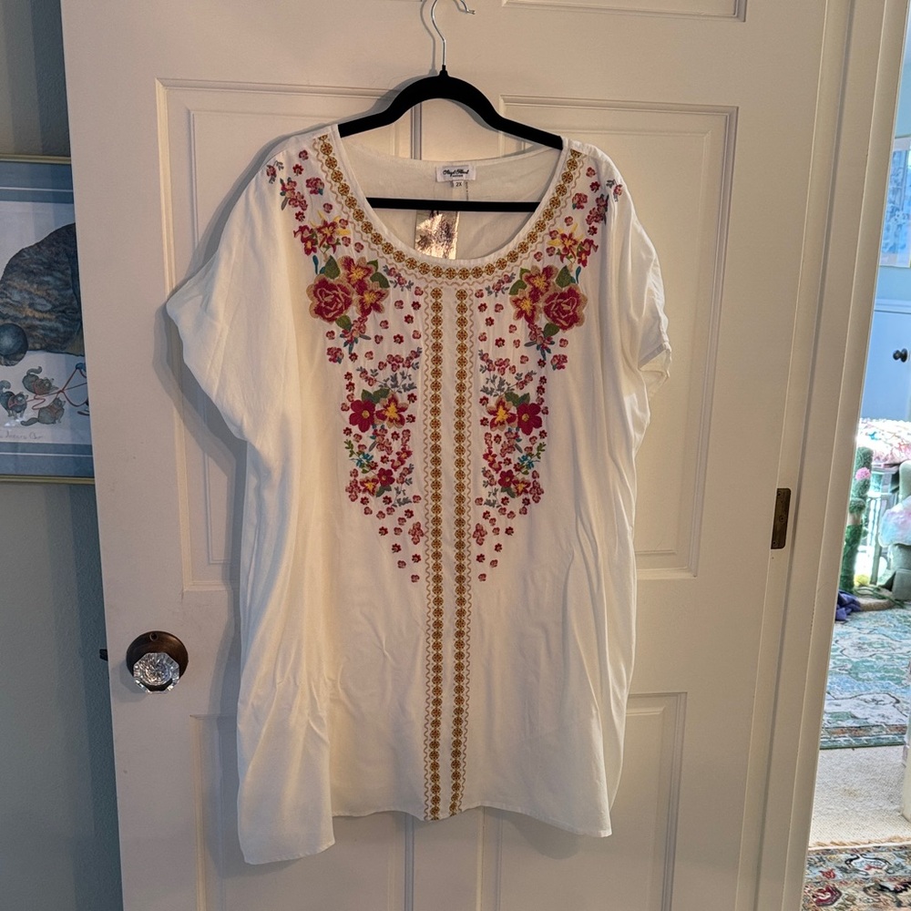 Floral Embroidered Cream Tunic Top
